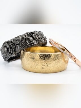 ✨ BUNDLE SET ✨ Floral Etched Gold, Black Rose & Rose Gold Crystal Bangles